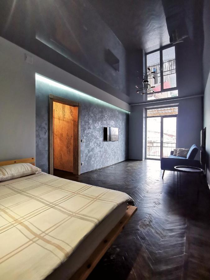 Loft Style Apartments In The Center 수미 외부 사진